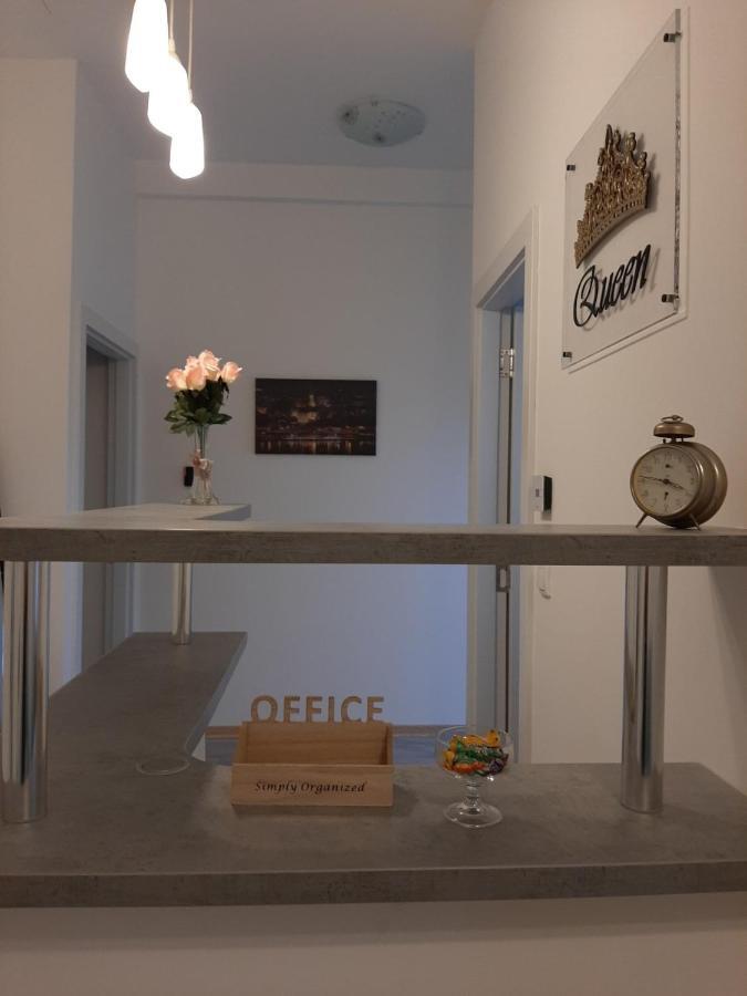 Apartment Queen Belgrado Buitenkant foto